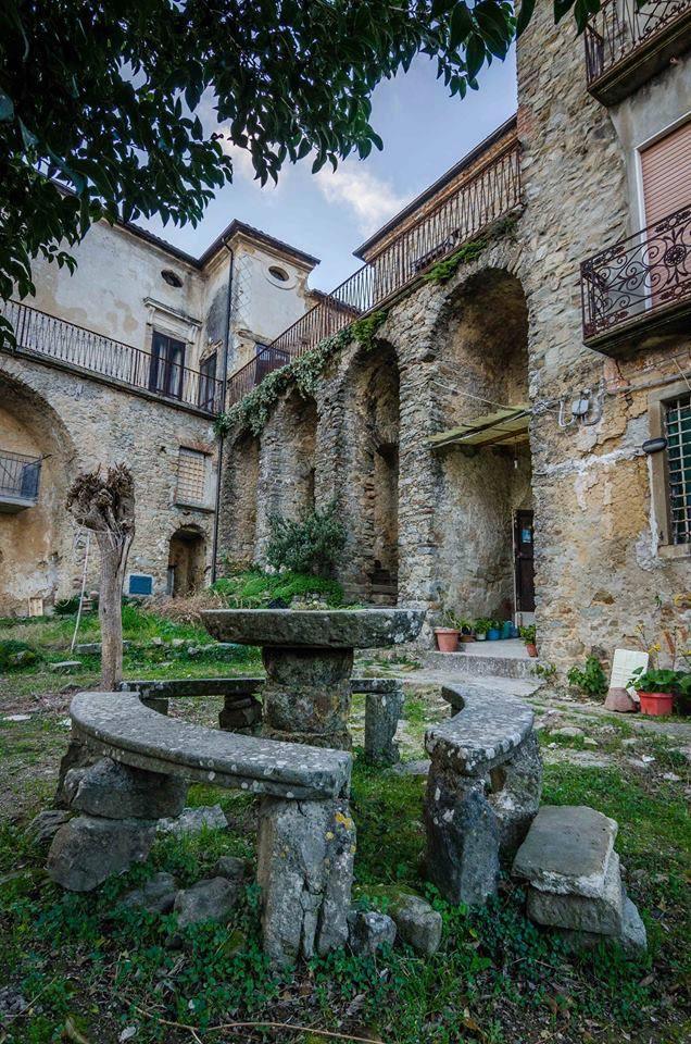 Scorcio di uno dei palazzi nobiliari (chissà quale...)