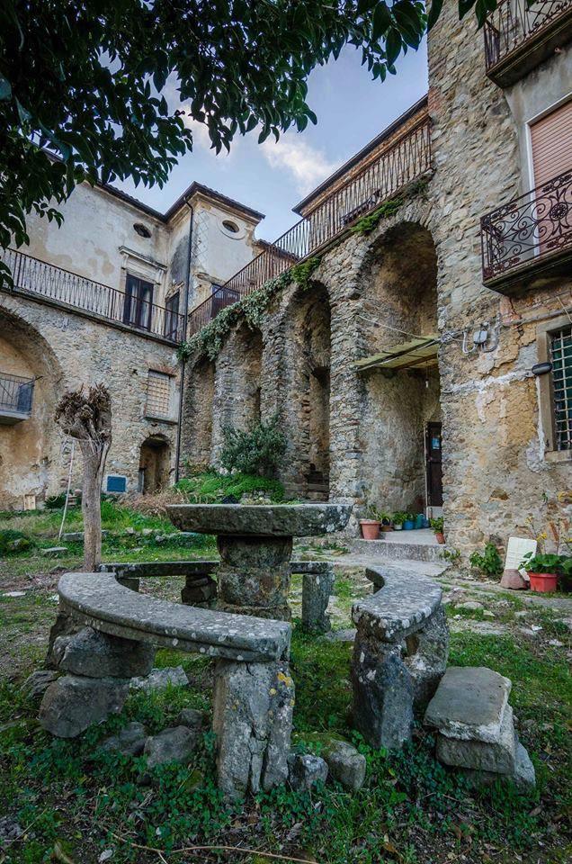 Scorcio di uno dei palazzi nobiliari (chissà quale...)